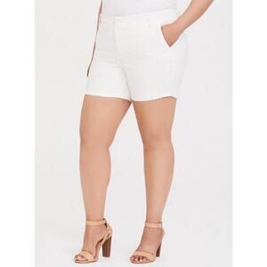 Torrid White Eyelet Plus Size Shorts 26 Crochet Lace Embroidered